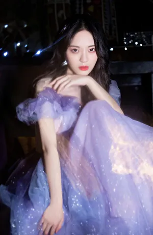 李莎旻子星空裙唯美写真图片_5