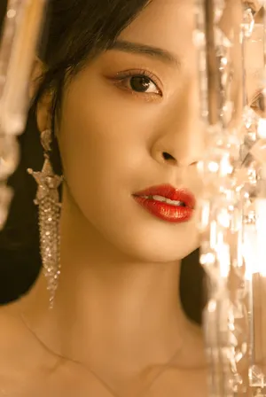 李莎旻子优雅性感写真图片_5