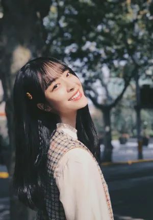 李莎旻子清纯甜美写真图片_5