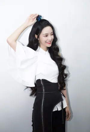 李莎旻子温婉甜美写真图片