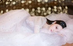 李莎旻子白色纱裙性感写真图片_7