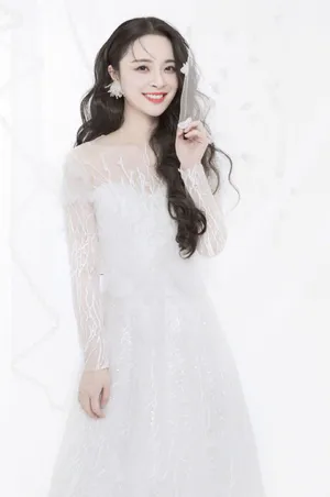 李莎旻子超美白裙写真图片