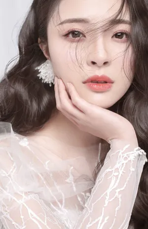 李莎旻子超美白裙写真图片_4