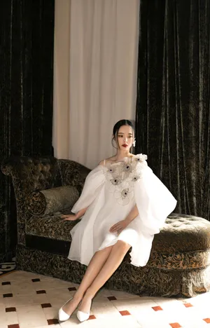 李莎旻子性感露肩写真图片_3