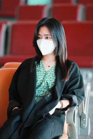 谭松韵碎花裙机场照图片_7