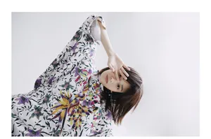 田沅水彩风优雅写真图片_2