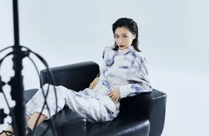 田沅水彩风优雅写真图片_4