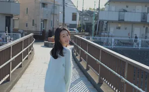 许潇晗甜美气质街拍图片_5