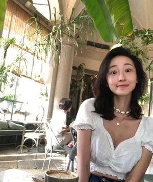 许潇晗元气气质生活照图片