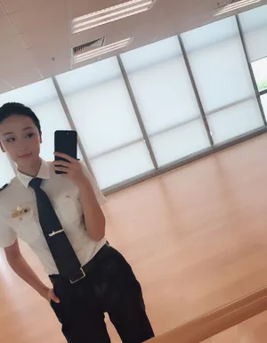 许潇晗制服照图片