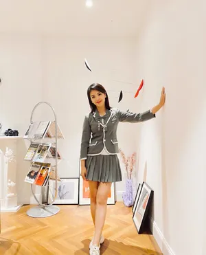 刘涛女团服性感俏皮图片_3