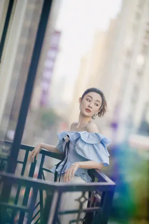 孙佳雨简约干练写真图片_3