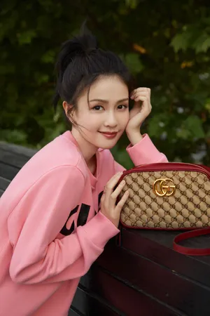 白鹿粉色甜美写真图片_5