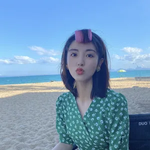 邢菲丸子头甜美自拍图片_4