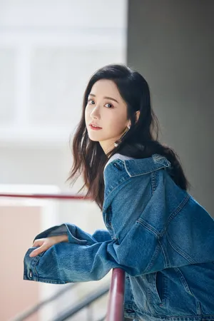 王艺瑾性感美腿写真图片_2