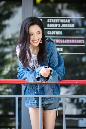 王艺瑾性感美腿写真图片_8