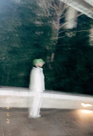 赵小棠夜景随性街拍照图片_3