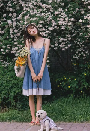 任敏吊带裙清新甜美写真图片_6