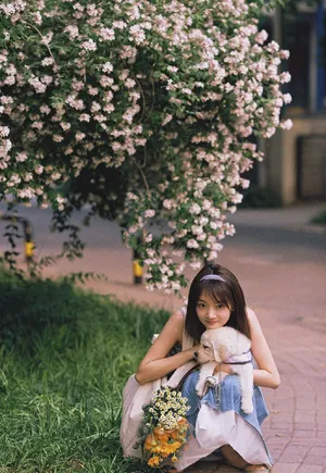 任敏吊带裙清新甜美写真图片_8