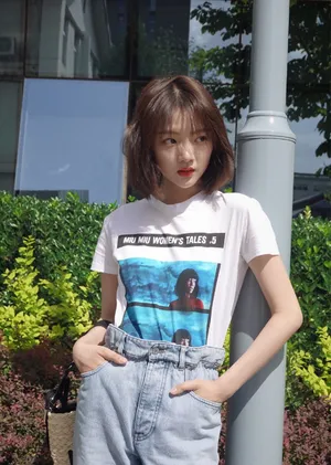 任敏短袖甜美俏皮街拍图片_5