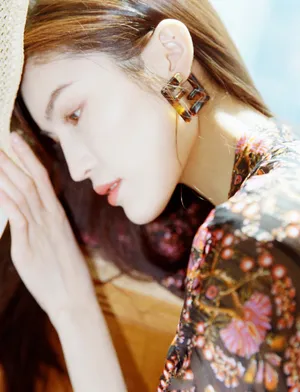 何穗印花长裙光影写真图片_5