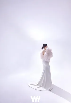 柳岩白色抹胸裙性感写真图片_4