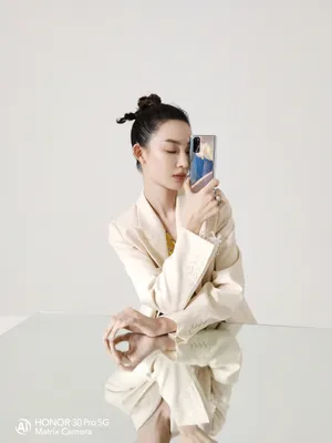 孙佳雨荣耀手机广告大片写真图片_2