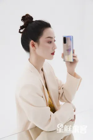 孙佳雨荣耀手机广告大片写真图片_5