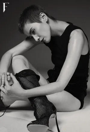 李媛短发性感干练写真图片_5