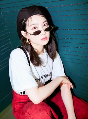 宋茜背带裤甜美俏皮写真图片_4