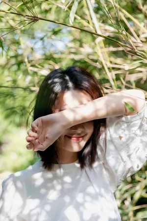 李沁清爽阳光竹林写真图片_6