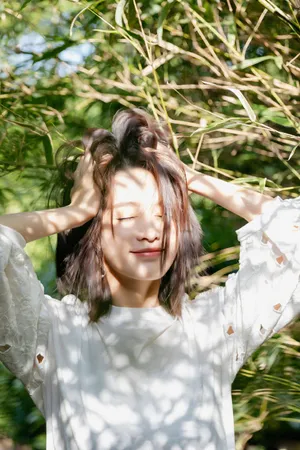 李沁清爽阳光竹林写真图片_8
