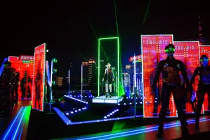 张碧晨亮片裙性感舞台照图片_12