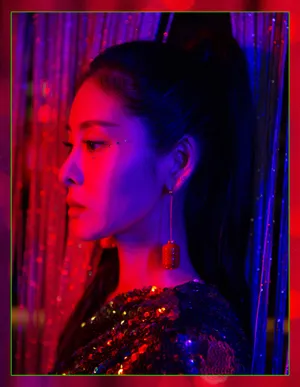 张碧晨斜肩亮片裙性感写真图片_6