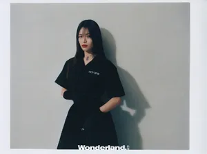 钟楚曦黑发红唇冷艳写真图片_2