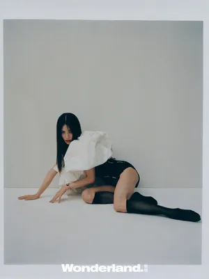 钟楚曦黑发红唇冷艳写真图片_6