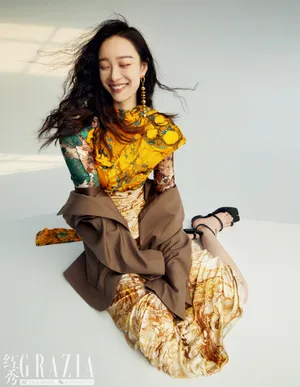 倪妮蓬松卷发封面大片写真图片_5