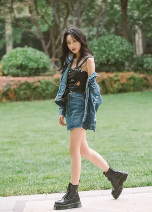 宣璐牛仔短裙性感写真图片_3