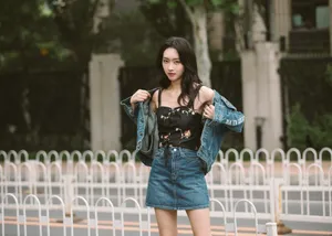 宣璐牛仔短裙性感写真图片_4