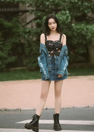 宣璐牛仔短裙性感写真图片_8