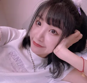 张馨文甜美可爱自拍照图片_3