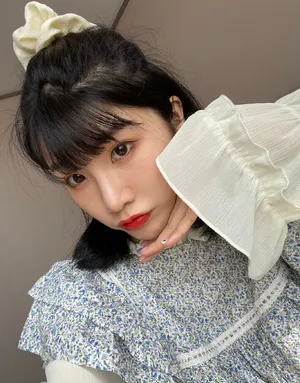 张馨文甜美可爱自拍照图片_6
