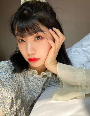 张馨文甜美可爱自拍照图片_7