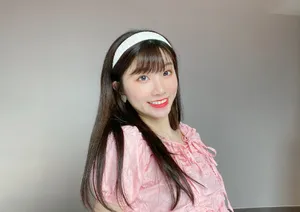 张馨文粉色连衣裙甜美自拍照图片_3