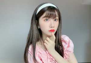 张馨文粉色连衣裙甜美自拍照图片_4