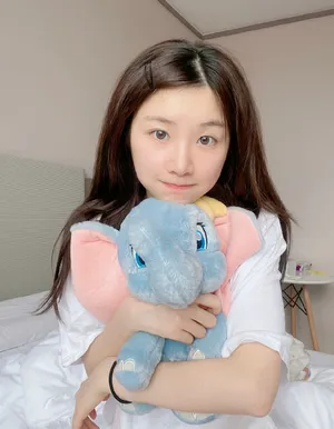 张馨文性感素颜照居家写真_5