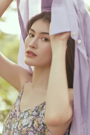 何穗碎花长裙浪漫写真图片_6