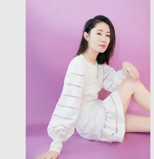 刘敏涛白裙优雅性感写真图片