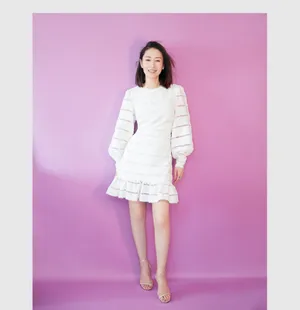 刘敏涛白裙优雅性感写真图片_2