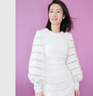 刘敏涛白裙优雅性感写真图片_8